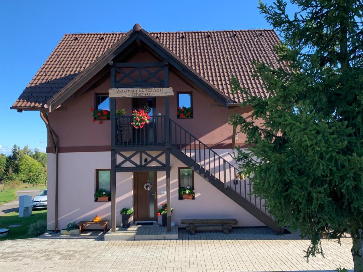 Apartmány Na Rozcestí Lomnice nad Popelkou Kültér fotó