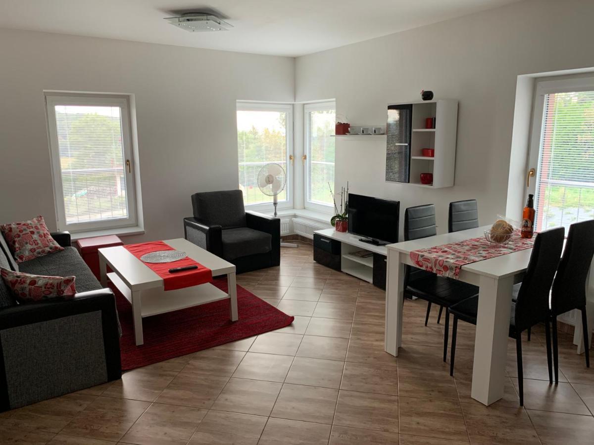 Apartmány Na Rozcestí Lomnice nad Popelkou Kültér fotó