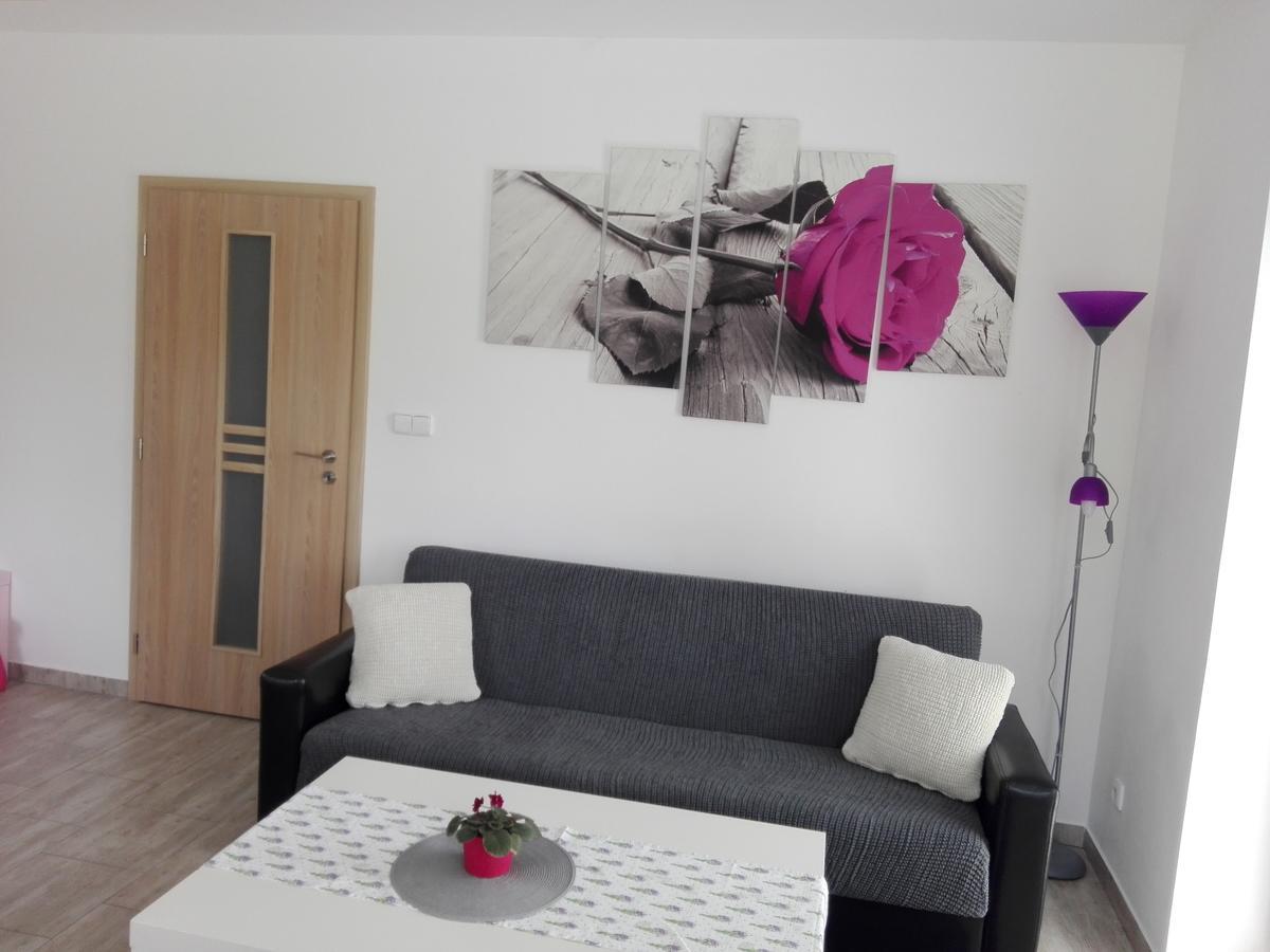 Apartmány Na Rozcestí Lomnice nad Popelkou Kültér fotó